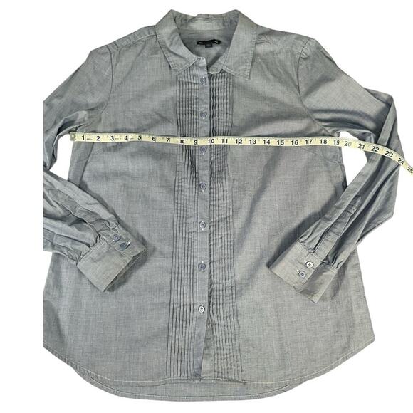 GAP Pintuck Tuxedo Blouse Long Sleeve Button Down Size Small Denim 100% Cotton - Picture 5 of 10